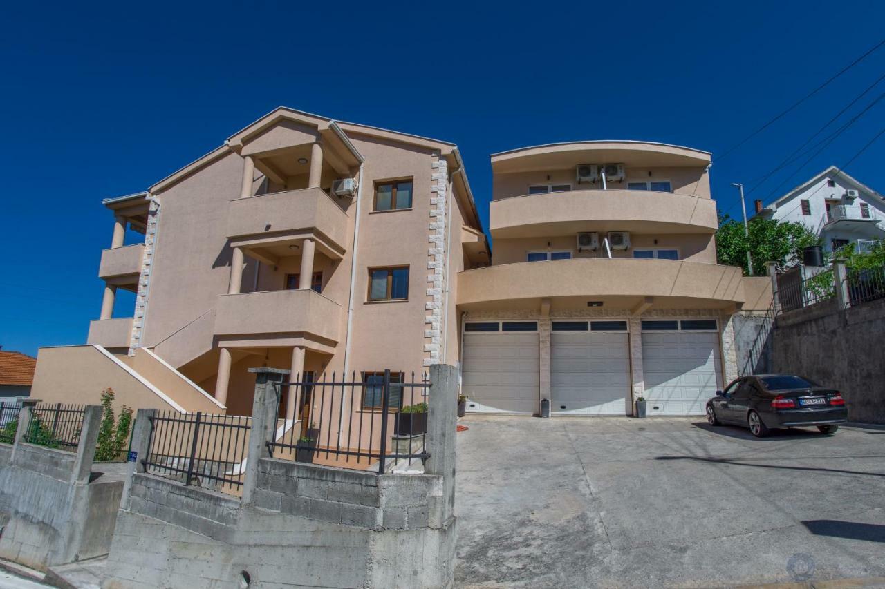 Apartmani Kankaras - Sea View Тиват Екстериор снимка