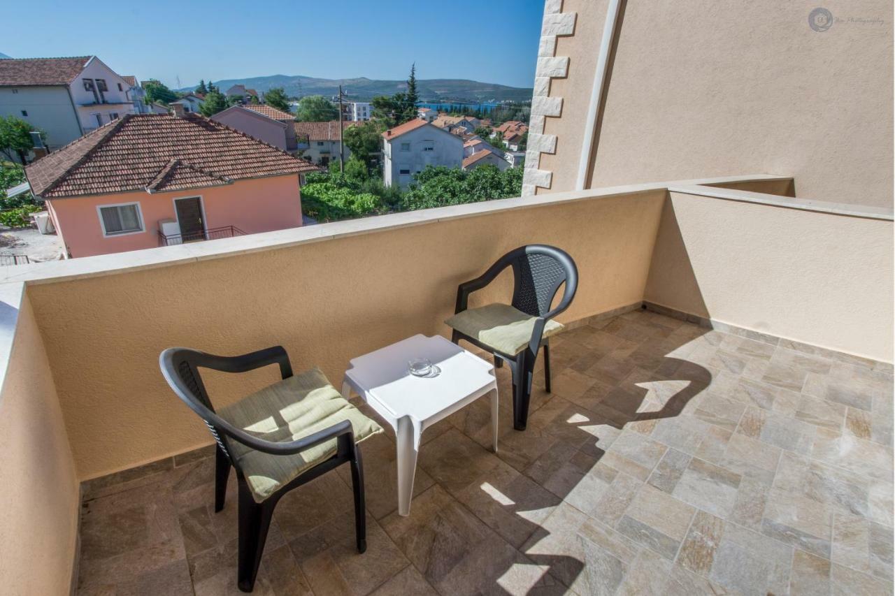 Apartmani Kankaras - Sea View Тиват Екстериор снимка