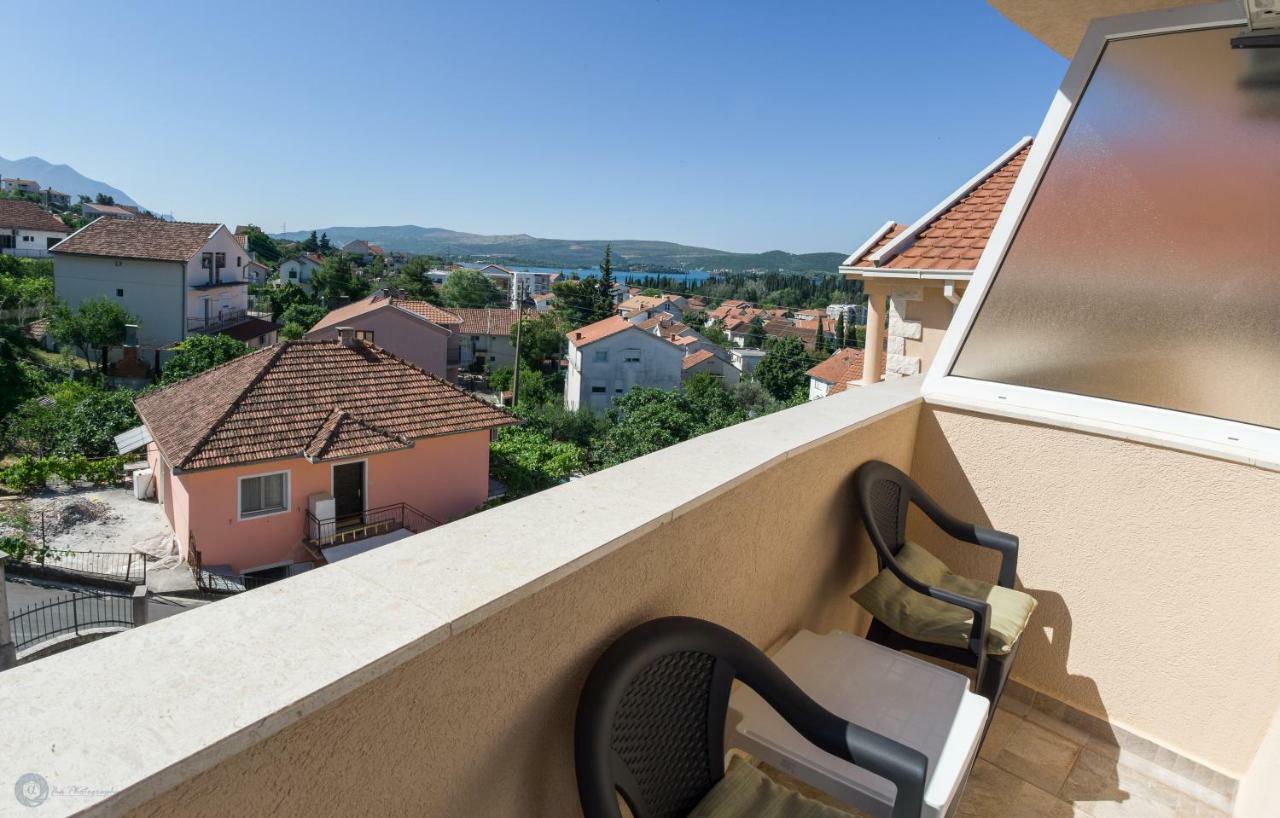 Apartmani Kankaras - Sea View Тиват Екстериор снимка
