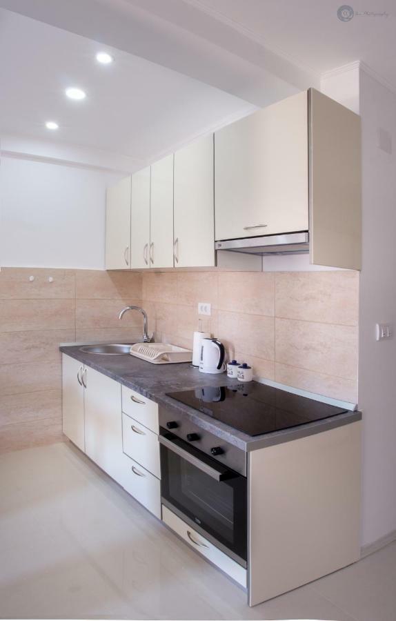 Apartmani Kankaras - Sea View Тиват Екстериор снимка